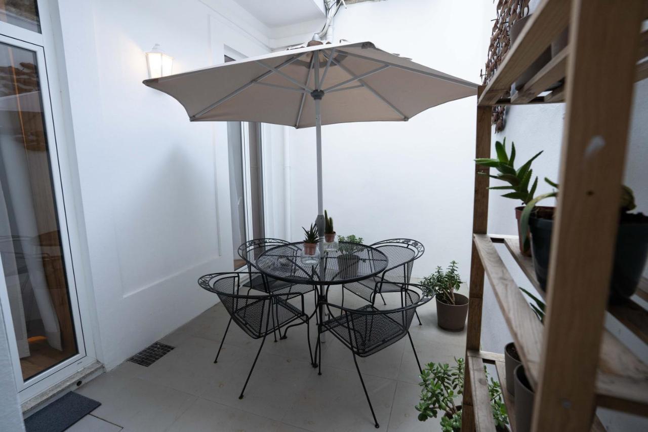Downtown Porto Relaxed Apartment With Private Yard エクステリア 写真
