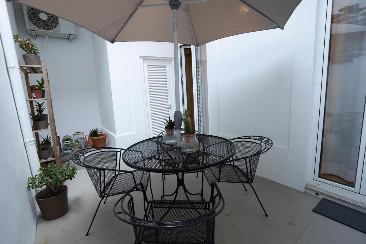 Downtown Porto Relaxed Apartment With Private Yard エクステリア 写真